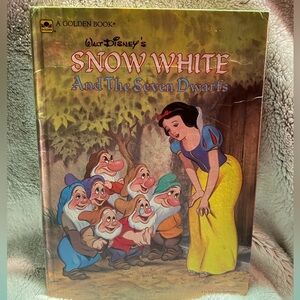 Disney Snow White and the Seven Dwarfs Illustrated Book - VINTAGE 1984